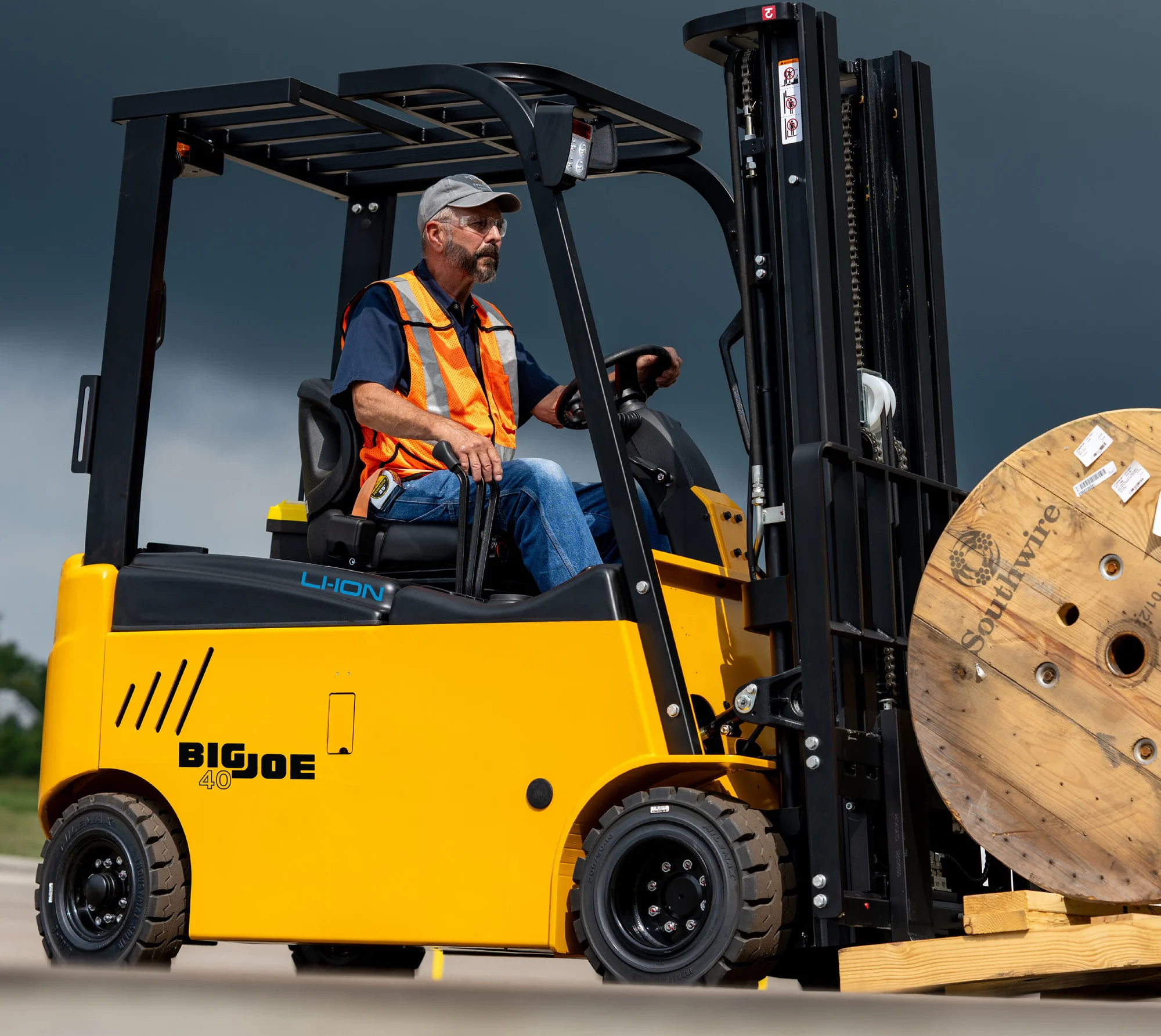 Big Joe Forklifts LXE40 2